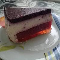 Sernik z musem truskawkowo-jagodowy