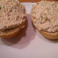 pasta jajeczna z tuńczykiem i twarogiem