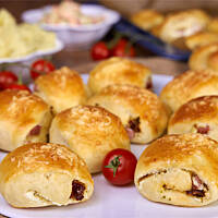 Poduszeczki z serem i szynką