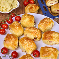 Poduszeczki z serem i szynką