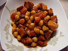 Fot. Wróbelek, chorizo z ciecierzycą i pomidorami