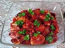 Fot. Mort, Sałatka ziemniaczana z duszonych warzyw z krewetkami i suszonymi pomidorami 