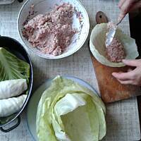 Gołąbki w sosie piwno-pomidorowym 