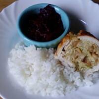 obiadowy kurczak faszerowany porem, orzeszkami i płatkami