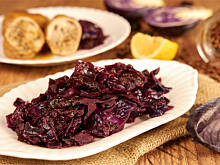 Fot. Wkn, Modra kapusta duszona ze śliwkami