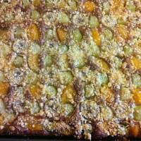 Serowe ciasto pełnoziarniste z owocami