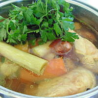 Rosół imbirowo-czosnkowy 