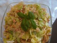 Fot. onlyred, Sałatka z ciecierzycą i migdałami