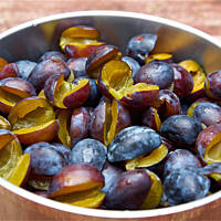 Jak zrobić gęste i aromatyczne powidła śliwkowe