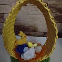 Wielkanocne wyroby z papierowej wikliny