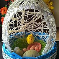Wielkanocne wyroby z papierowej wikliny
