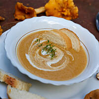 Krem z kurek z tymiankiem