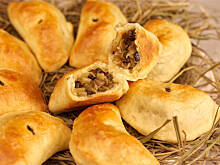 Fot. Wkn, Pieczone pierogi z kiszoną kapustą i pieczarkami