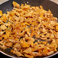 Krem z kurek z tymiankiem