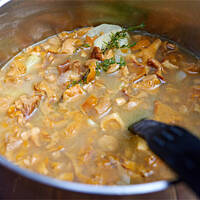 Krem z kurek z tymiankiem