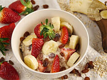 Fot. Wkn, Jak wykorzystać starego banana? Oczywiście do zdrowej owsianki!