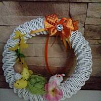 Wielkanocne wyroby z papierowej wikliny