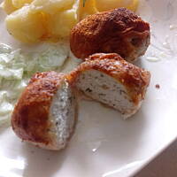 Kotlety z fileta w skórzanym płaszczyku