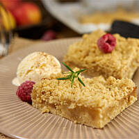 Szarlotka kruszonkowa