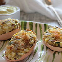 Smażone faszerowane pieczarkami jajka