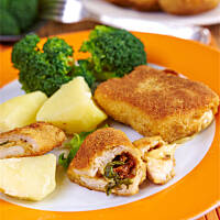 Paczuszki z kurczaka z serem, bazylią i suszonymi pomidorami