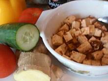 Fot. Merlin168, Sałatka z marynowanym tofu