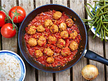 Fot. Wkn, Klopsiki w sosie ze świeżych pomidorów