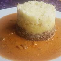 Haggis neeps and tatties (haggis, rzepa(brukiew), ziemniaki