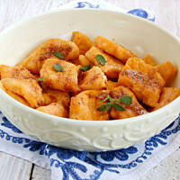 batatowe kluseczki z białym serem...