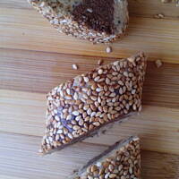 Domowa chałwa z ulubionymi dodatkami