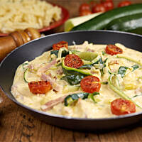 Sos cukiniowy z szynką