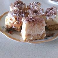 Sernik pychota z bezą kokosową