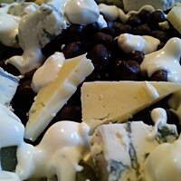 Sałatka z czarną ciecierzycą (desi)