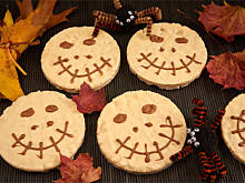 Fot. Wkn, Ciasteczka na Halloween z zaszytą buzią