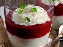 Fot. izaa_a, błyskawiczny deser z serkiem, musem owocowym i chia...