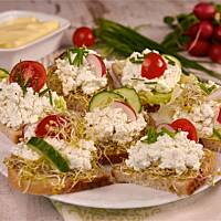 Twarożek wiosenny z kiełkami rzodkiewki