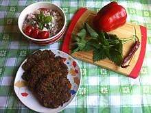 Fot. Lea2, Placki warzywne z pieczarkami, pepperoni i pokrzywą