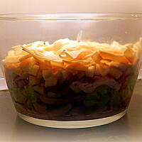 Sałatka śledziowa z ogórkiem i czerwoną cebulą