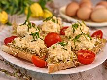 Fot. Wkn, Pasta jajeczna z kiełkami rzodkiewki