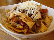 Fot. Wróbelek, Tagliatelle z kiełbasą i warzywam