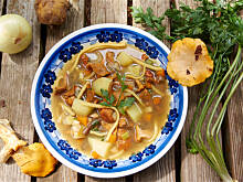 Fot. Wkn, Zupa grzybowa głównie kurkowa