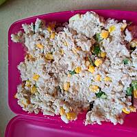 Sałatka z ryżem,kurczakiem i kukurydza 