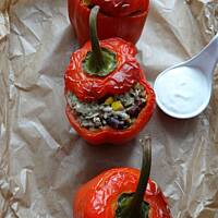  Papryka faszerowana ryżem, mięsem i warzywami 