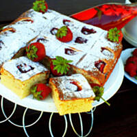 Ciasto kubeczkowe z truskawkami