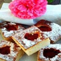 Ciasto kubeczkowe z truskawkami