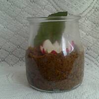 Pesto z liści rzodkiewki 