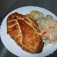 Piersi z kurczaka faszerowane szpinakiem i mozzarellą .