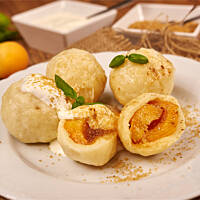 Knedle serowe z morelami