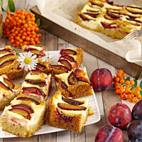 Sernik widelcowy ze śliwkami