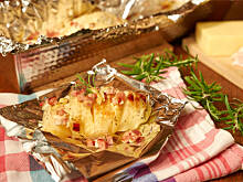 Fot. Wkn, Pyrki z piekarnika (z rozmarynem i cheddarem zatopionym w śmietanowym sosie)